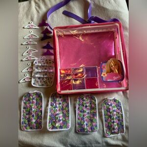 Vintage 1999 Barbie case/wardrobe